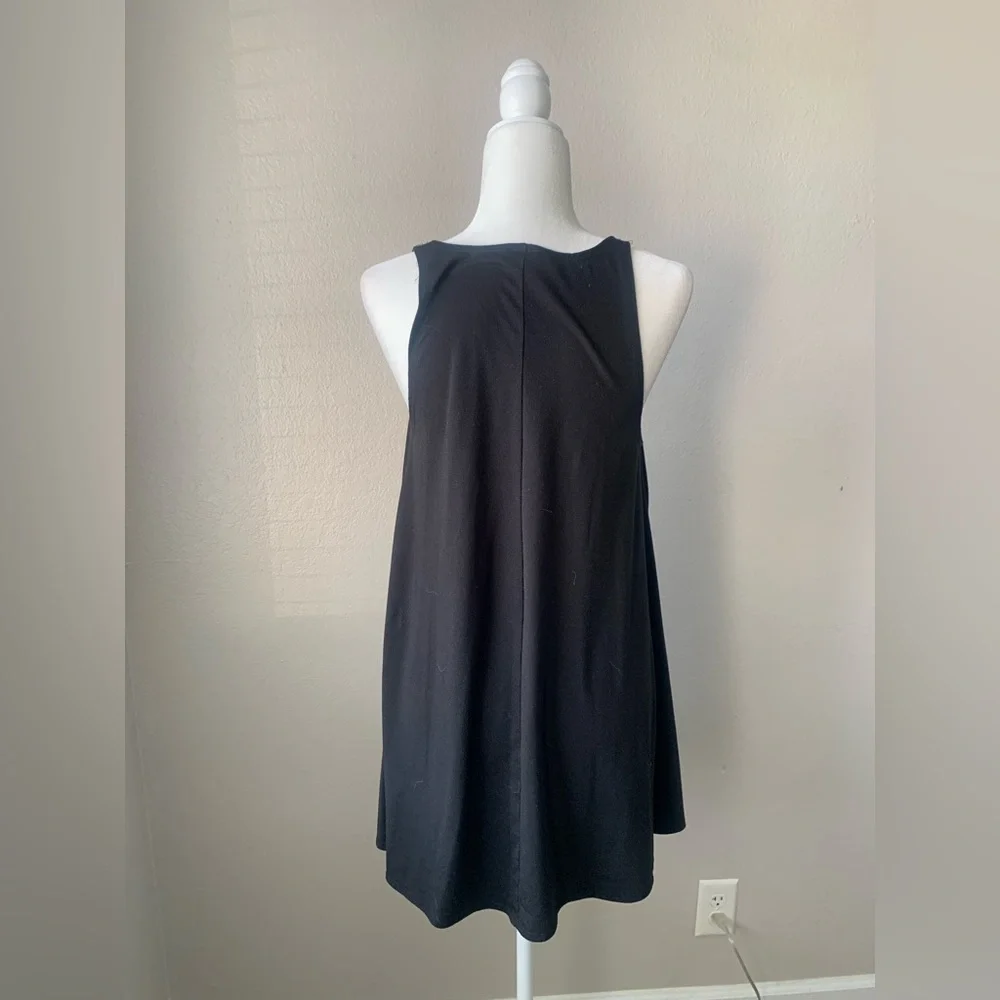 Xhilaration Classic Black Sleeveless Top - Picture 3 of 4